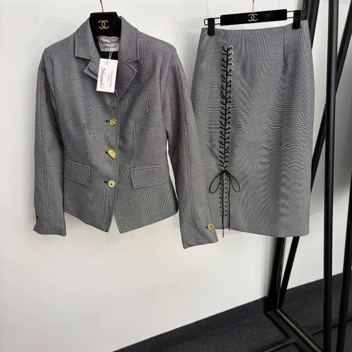 Schiaparelli — Костюм жіночий