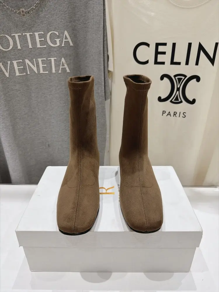 THE ROW — Ботинки женские Chelsea Mid-Calf Boots