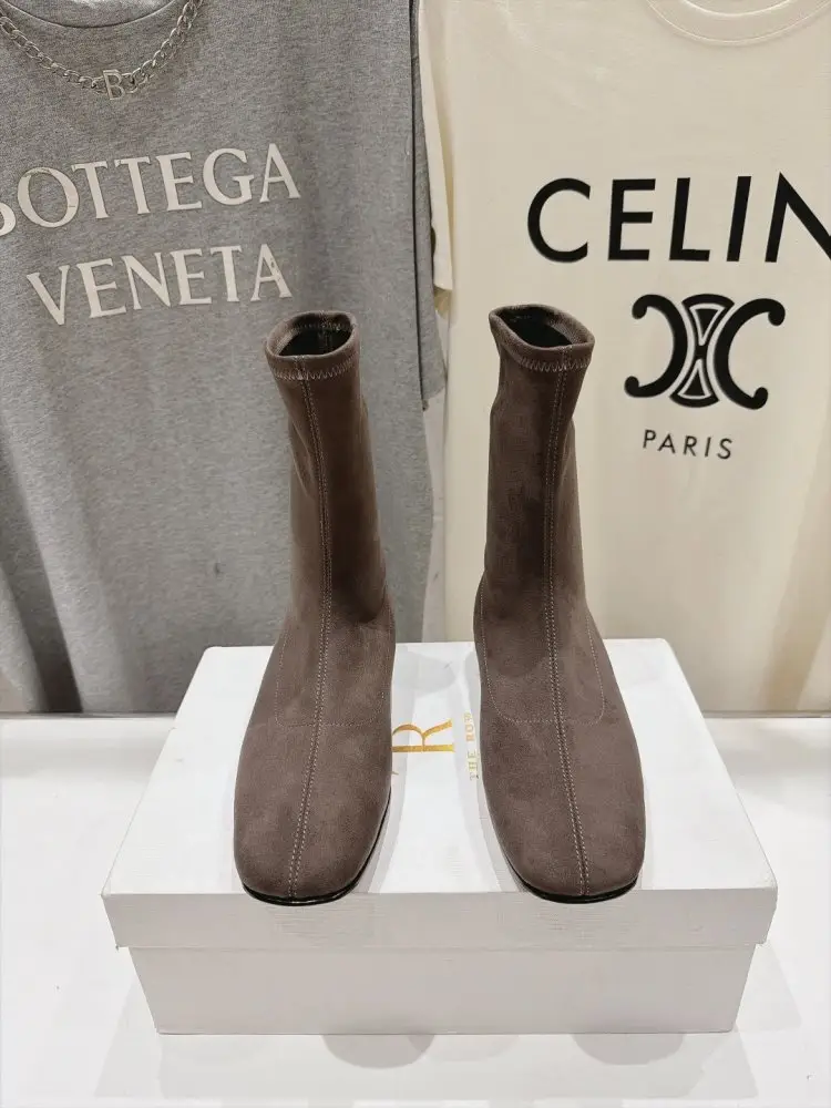THE ROW — Ботинки женские Chelsea Mid-Calf Boots