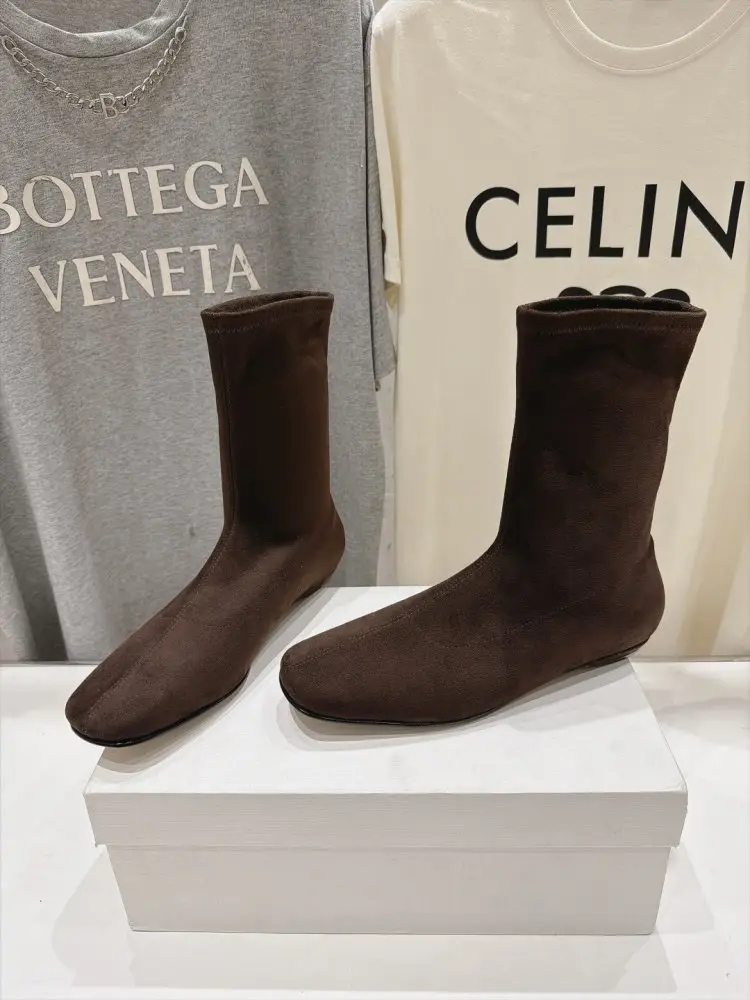 THE ROW Ботинки женские Chelsea Mid-Calf Boots — Фото 4