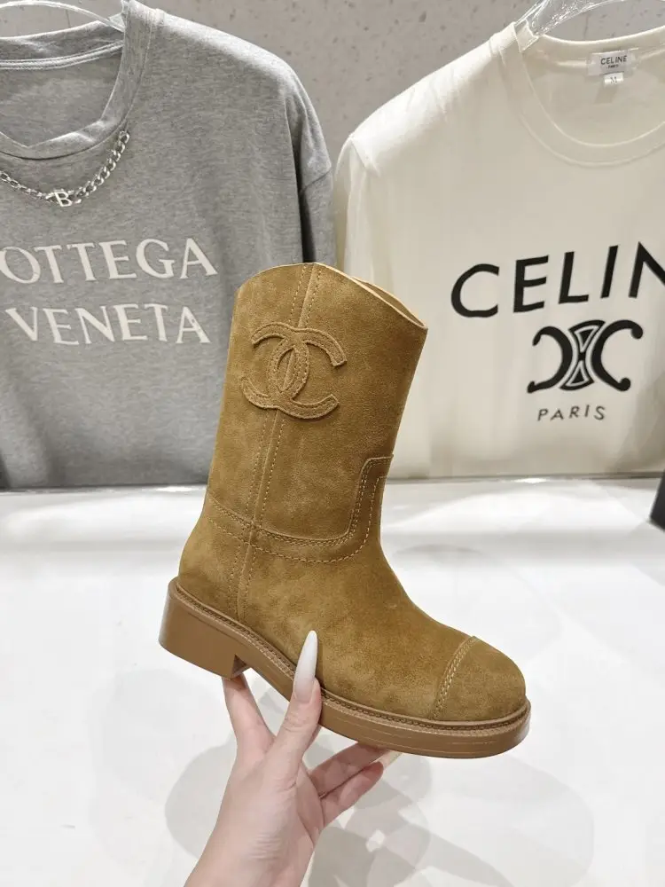 THE ROW Черевики жіночі Chelsea Mid-Calf Boots — Фото 5