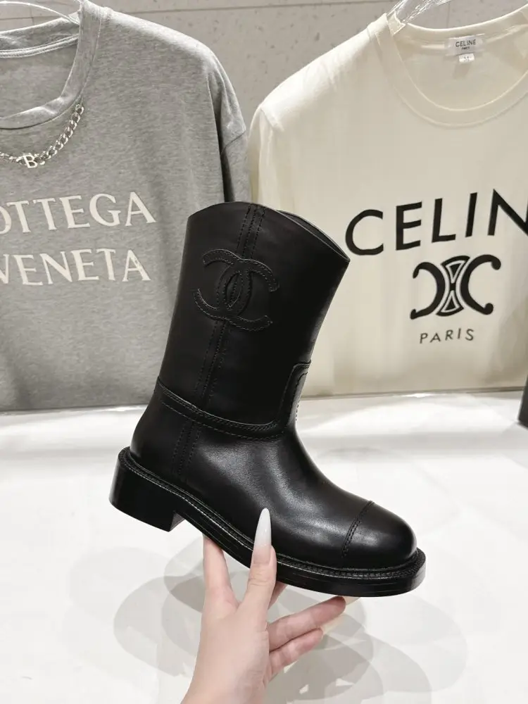THE ROW Черевики жіночі Chelsea Mid-Calf Boots — Фото 5