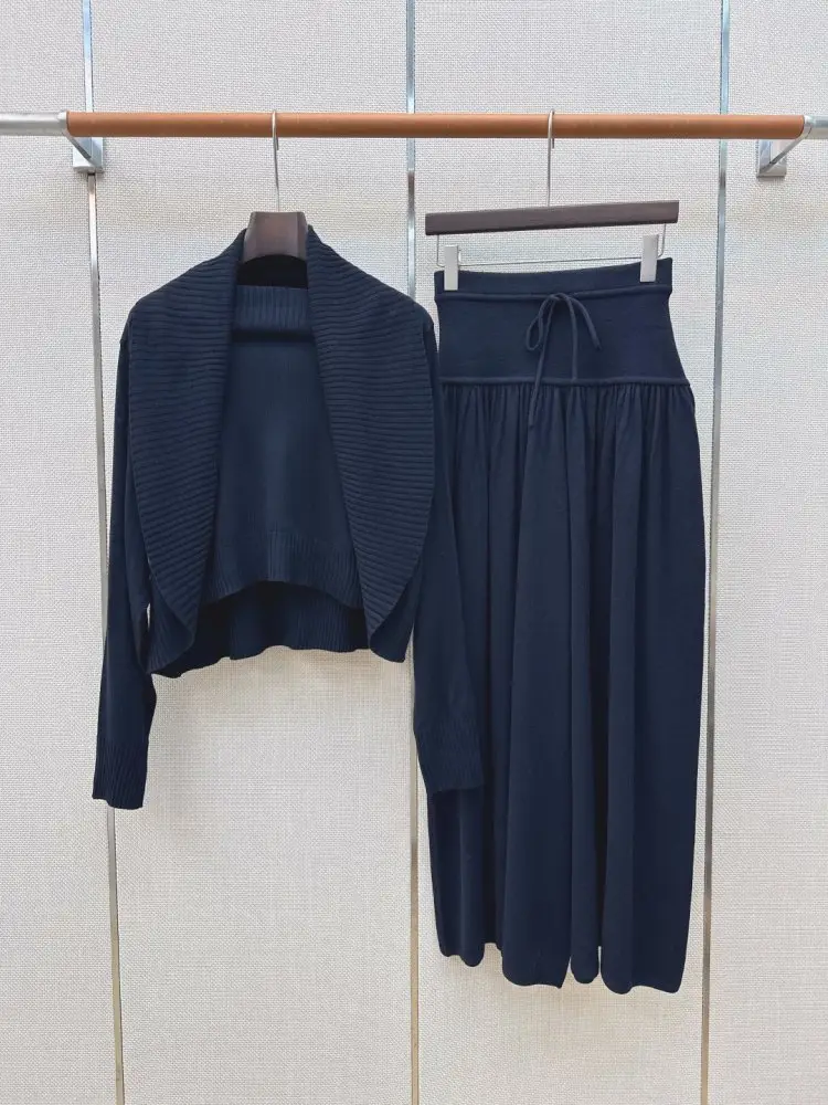 THE ROW Exclusive woolen costume female — Photo 2