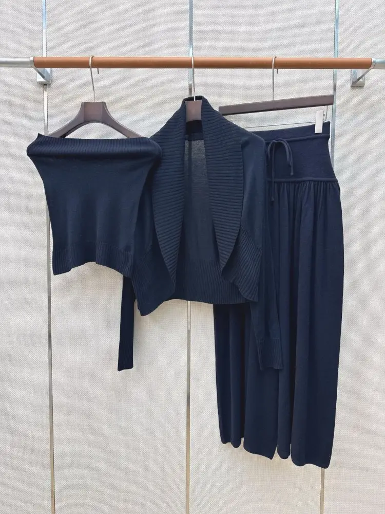 THE ROW Exclusive woolen costume female — Photo 3