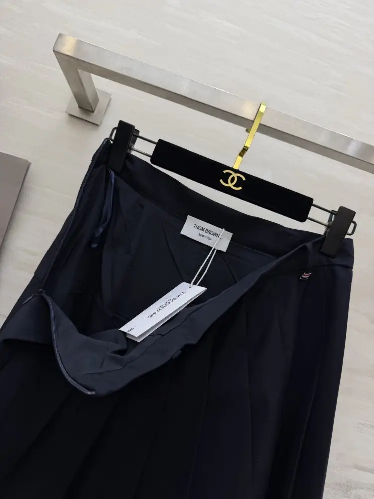 Thom Browne Pleated skirt-midi — Photo 4