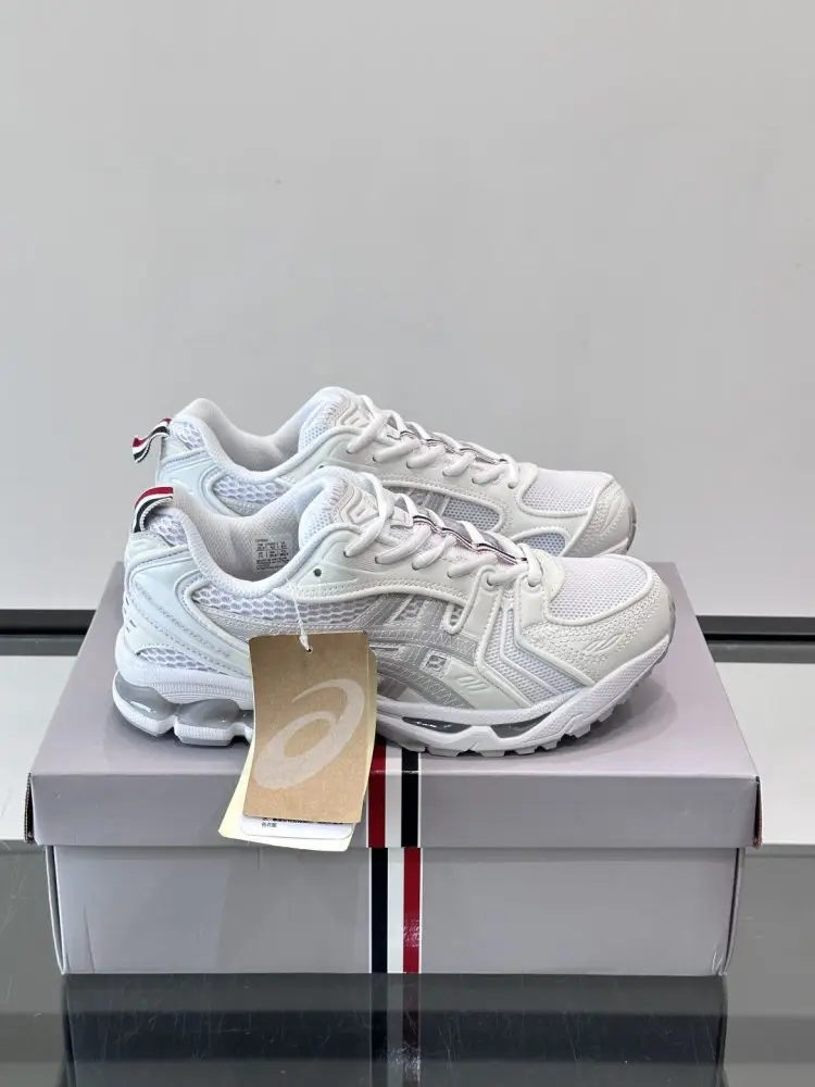 Thom Browne Sneakers — Photo 1