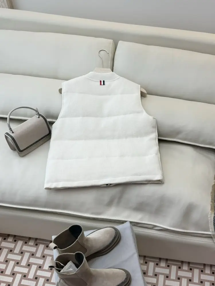 Thom Browne Жилетка на пуху жіноча — Фото 4