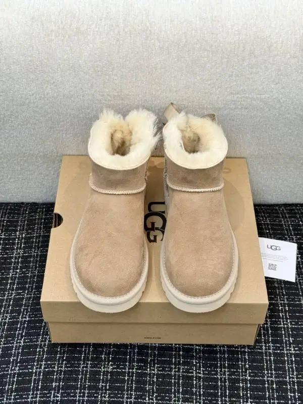 UGG — Уггі жіночі