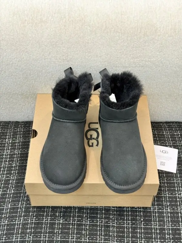 UGG — Уггі жіночі