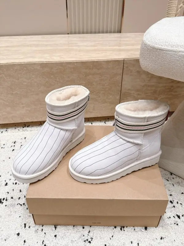 UGG — Ugg boots