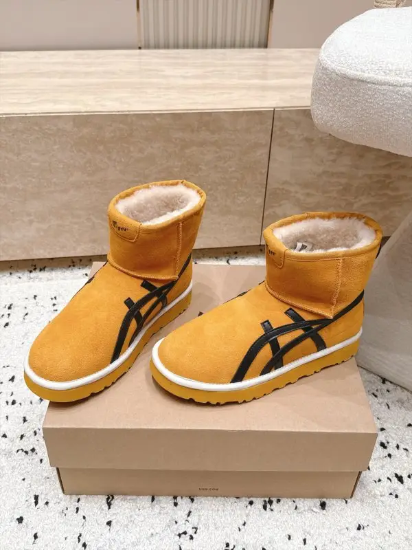 UGG — Ugg boots