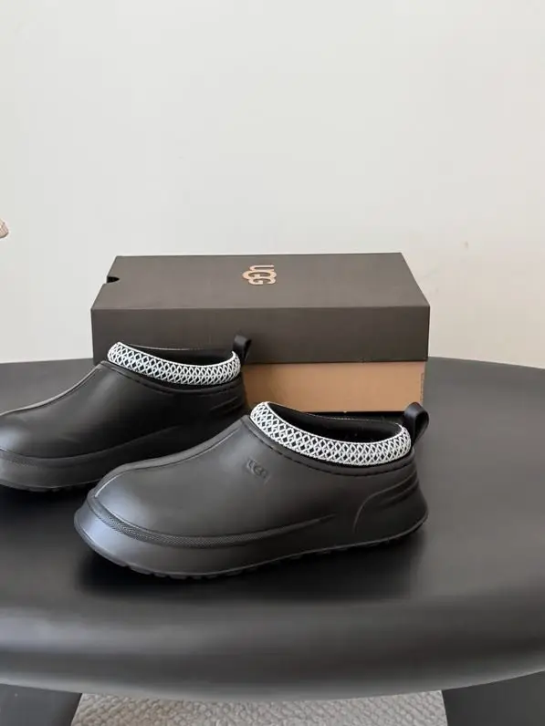 UGG — Уггі