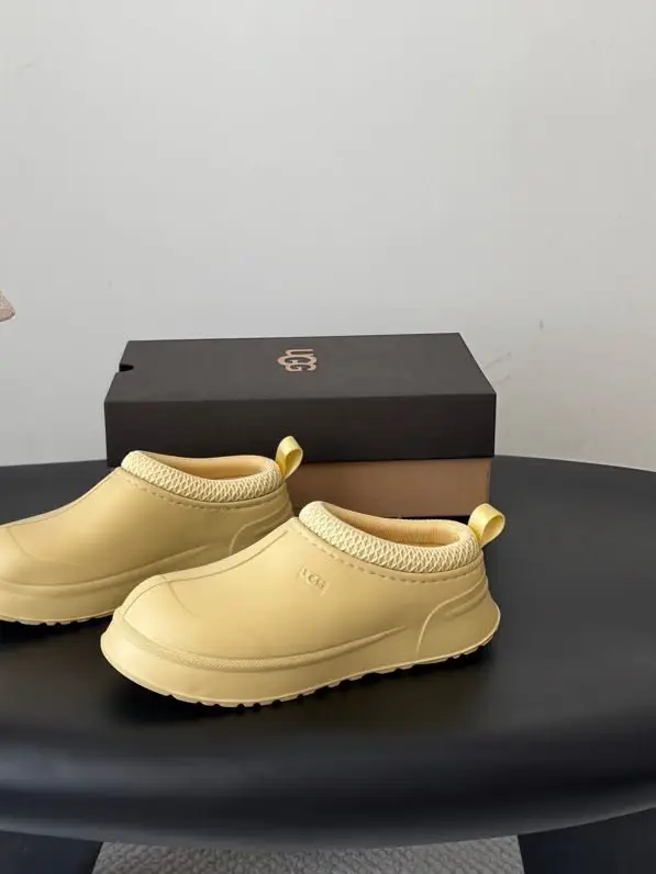 UGG — Уггі