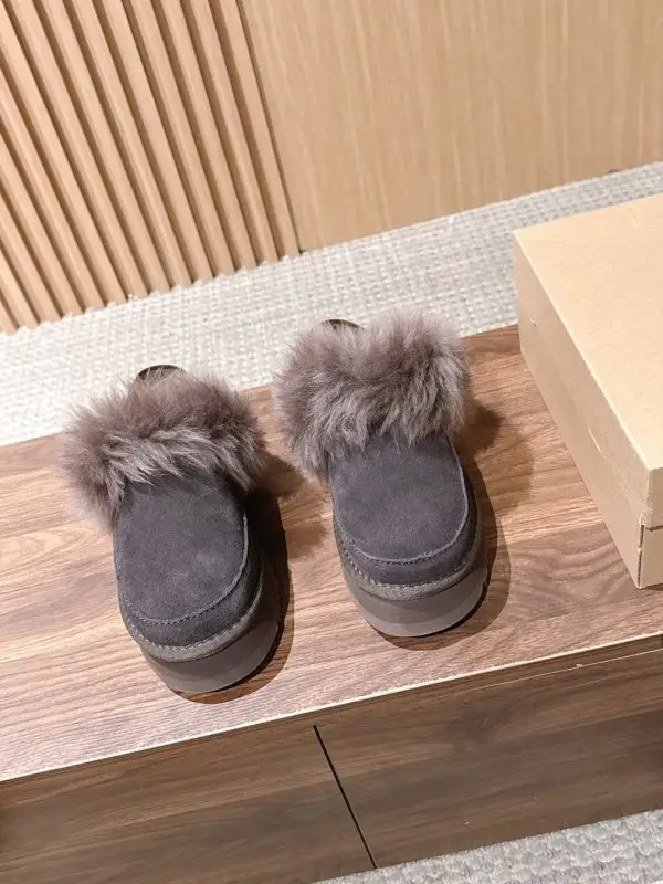 UGG — Ugg boots