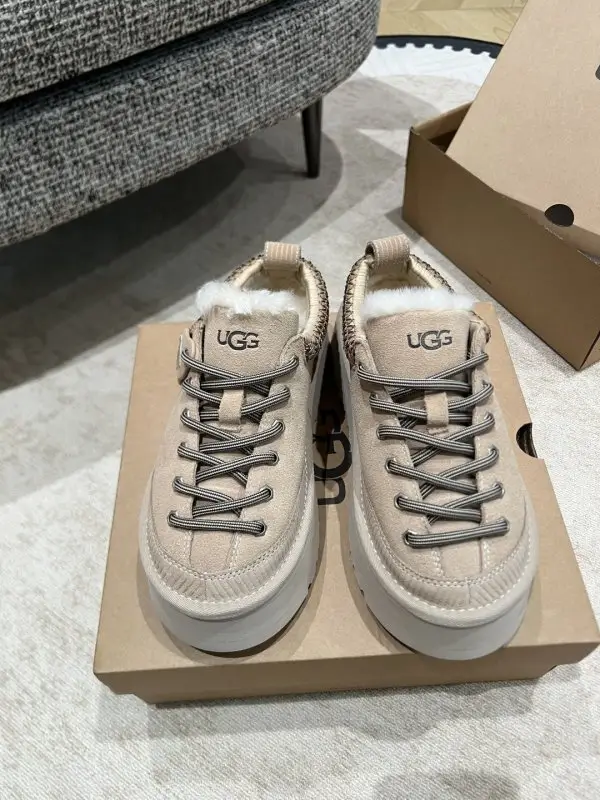 UGG Кросівки зимові жіночі на хутрі — Фото 1