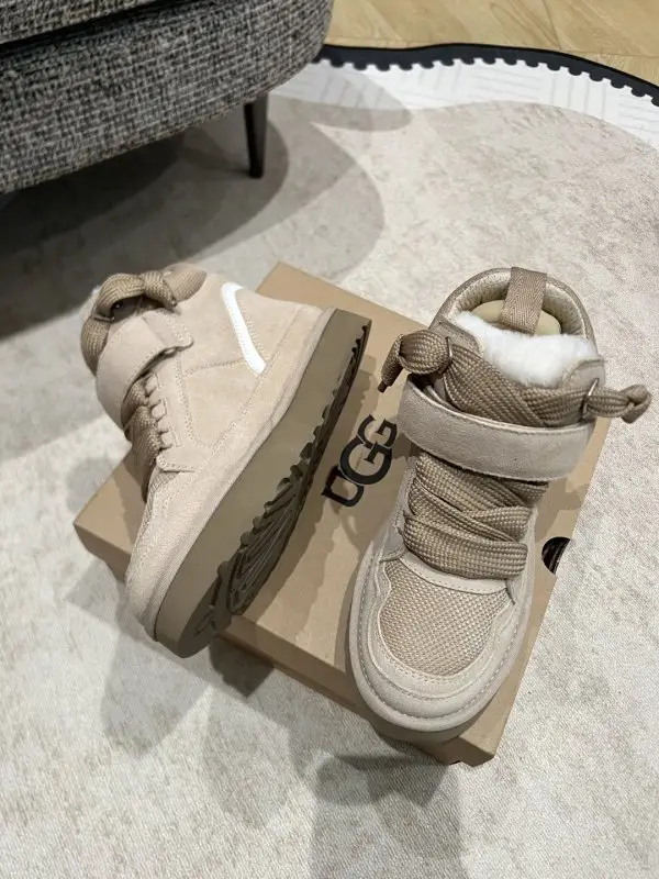 UGG Кросівки зимові жіночі на хутрі — Фото 3