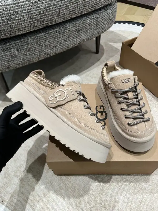 UGG Кросівки зимові жіночі на хутрі — Фото 3