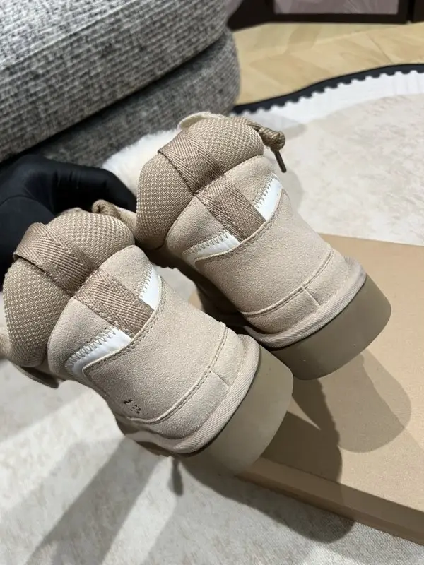 UGG Кросівки зимові жіночі на хутрі — Фото 4