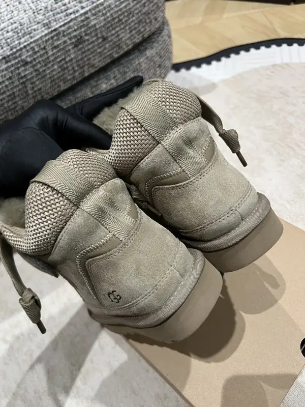 UGG Кросівки зимові жіночі на хутрі — Фото 4