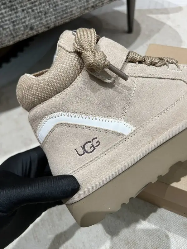 UGG Кросівки зимові жіночі на хутрі — Фото 5