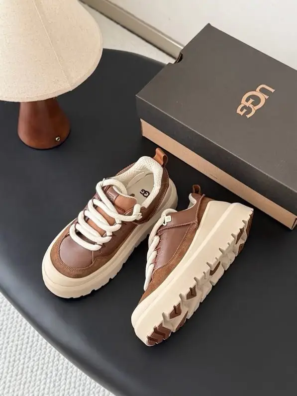 UGG — Кросівки зимові жіночі