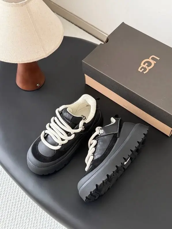 UGG — Кросівки зимові жіночі