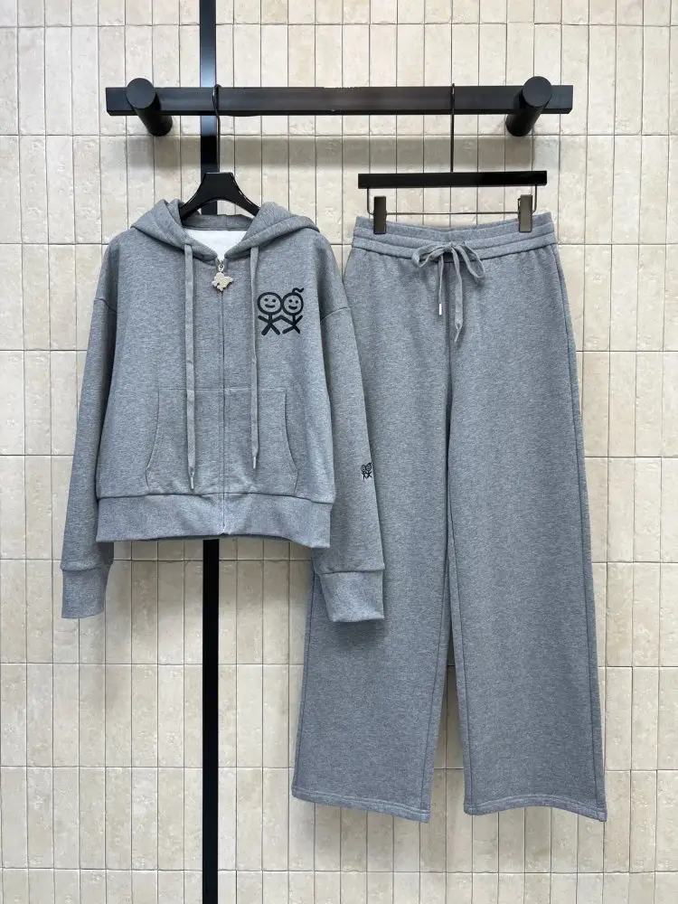 UkrFashion — Костюм жіночий