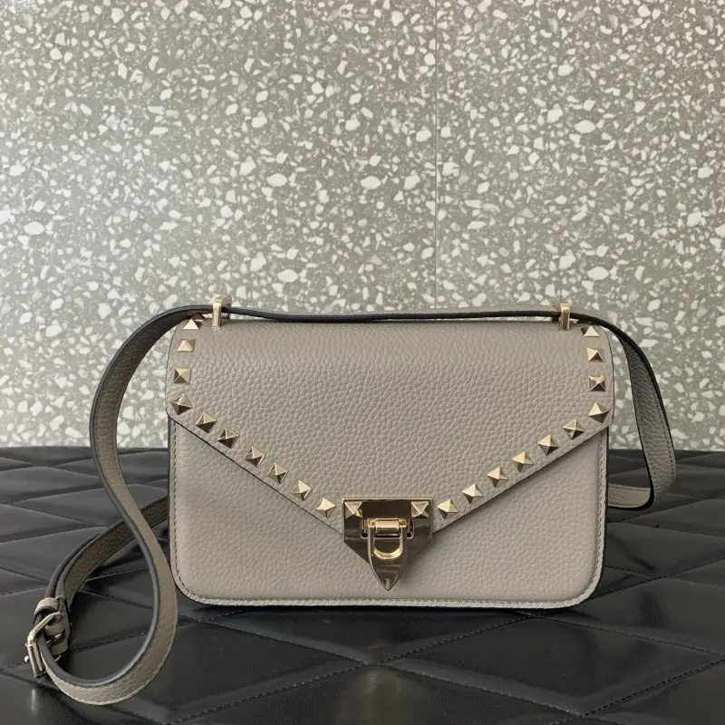 Valentino — Сумка через плечо 21 см