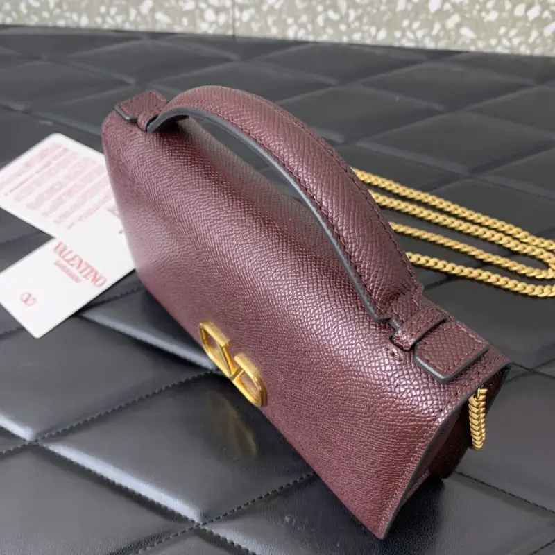 Valentino A bag Valenté Garavani VRING from chain — Photo 4