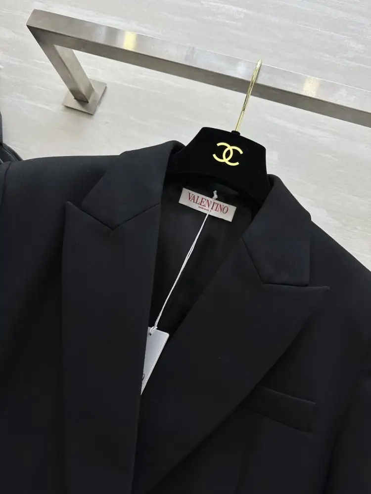 Valentino A jacket female — Photo 3