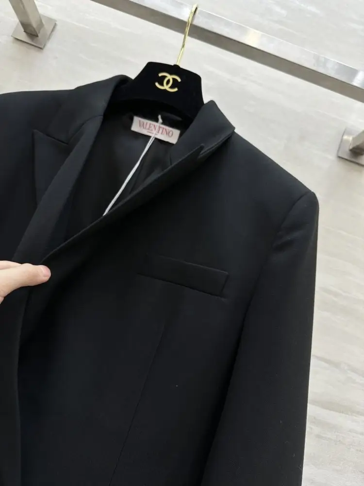 Valentino A jacket female — Photo 4