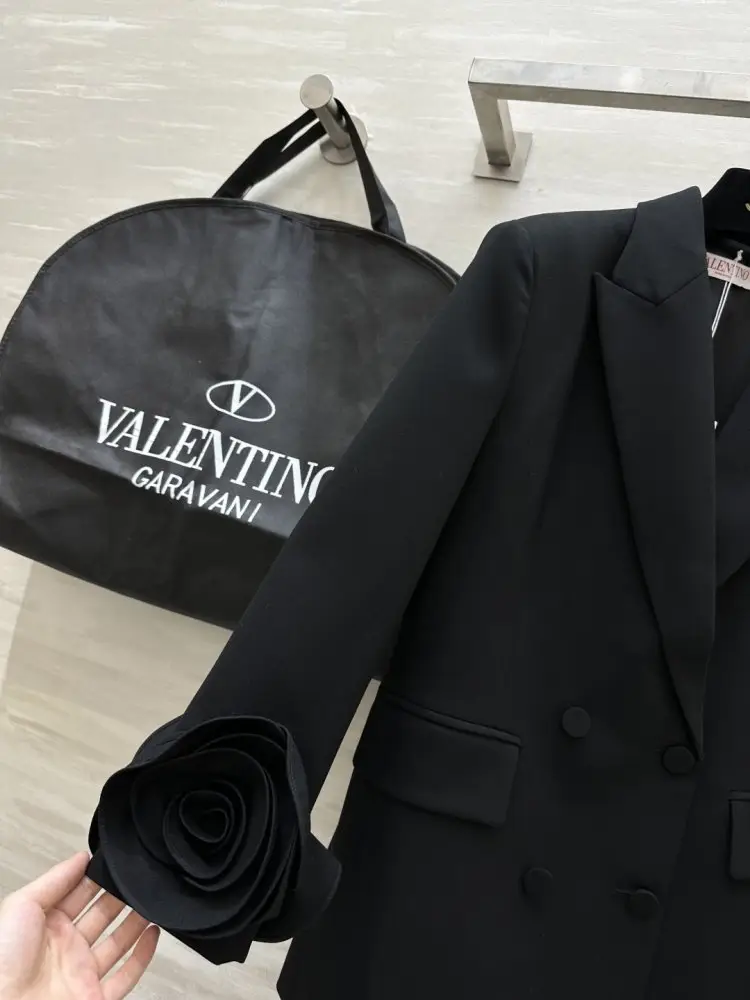 Valentino A jacket female — Photo 5