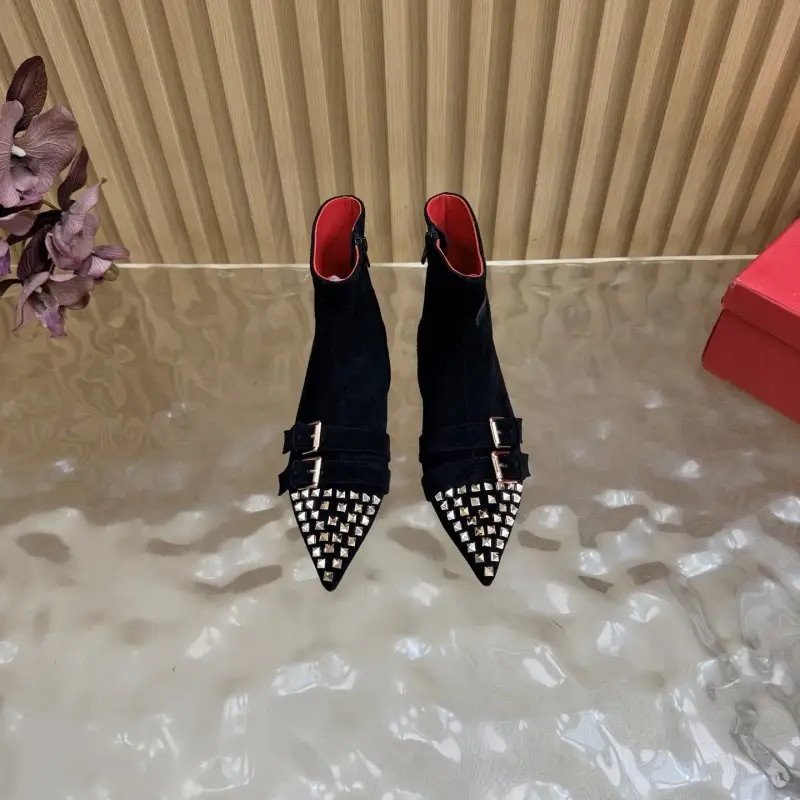 Valentino Ботильйони з гострим носком і заклепками — Фото 4