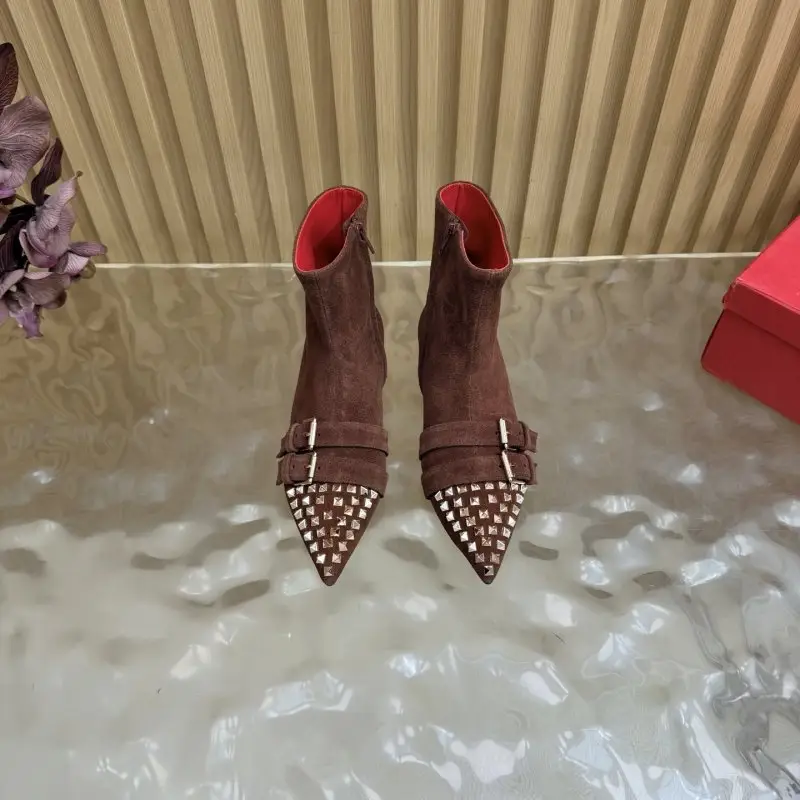 Valentino Ботильйони з гострим носком і заклепками — Фото 4