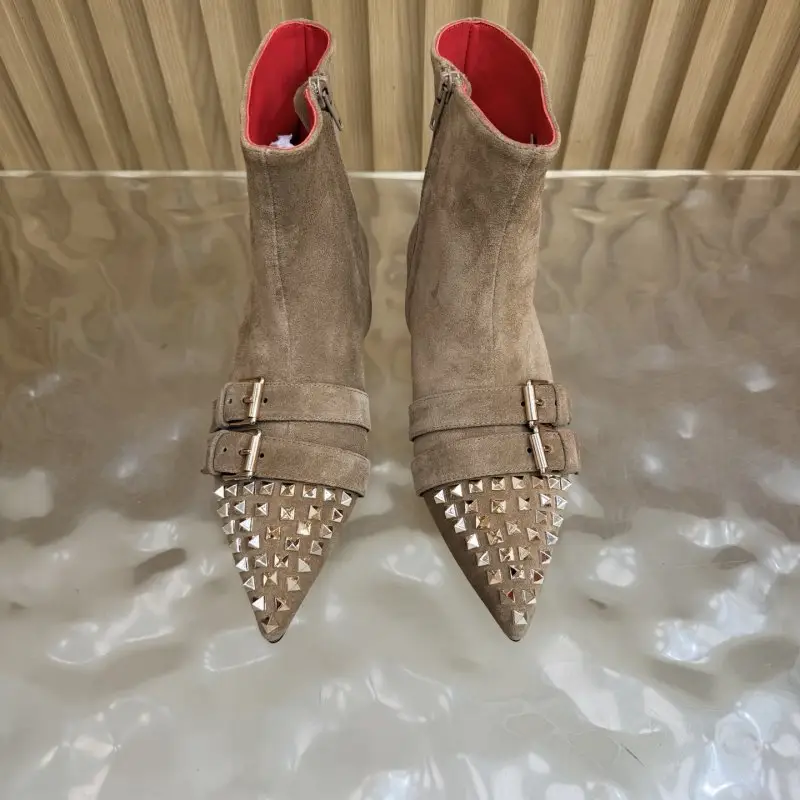 Valentino Ботильйони з гострим носком і заклепками — Фото 5