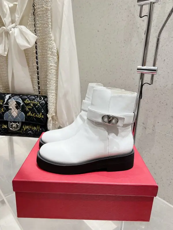 Valentino Boots leather women's — Photo 4