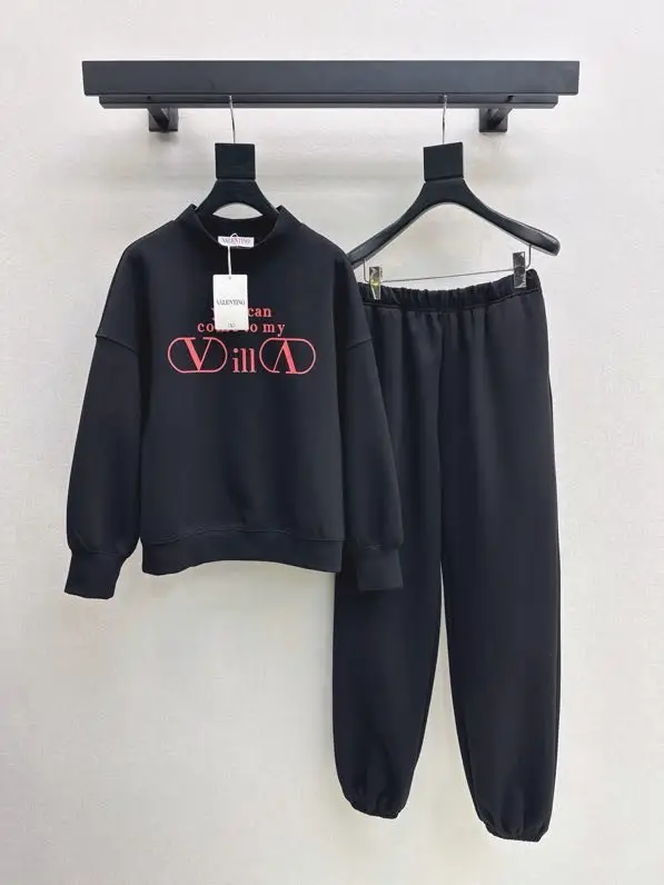 Valentino — Костюм женский