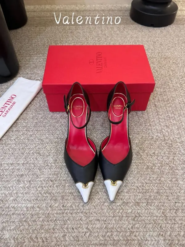 Valentino Витончені жіночі туфлі — Фото 2