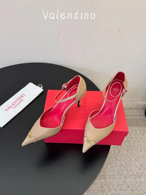 Valentino Витончені жіночі туфлі — Фото 4