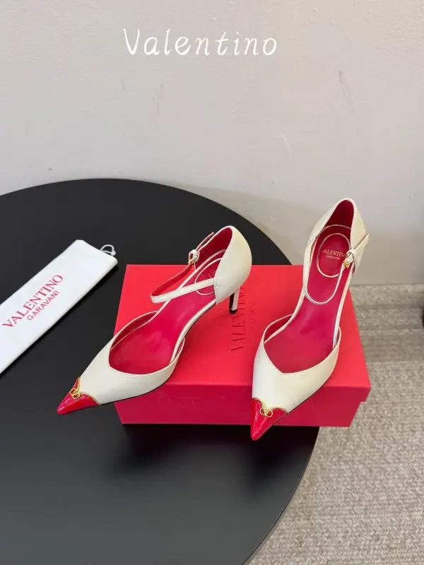 Valentino Витончені жіночі туфлі — Фото 4