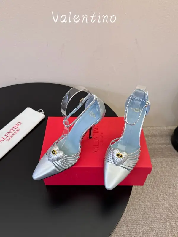 Valentino Витончені жіночі туфлі — Фото 4