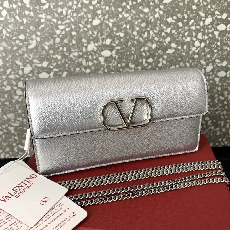 Valentino Сумочка клатч 20 см кожаная женская — Фото 4