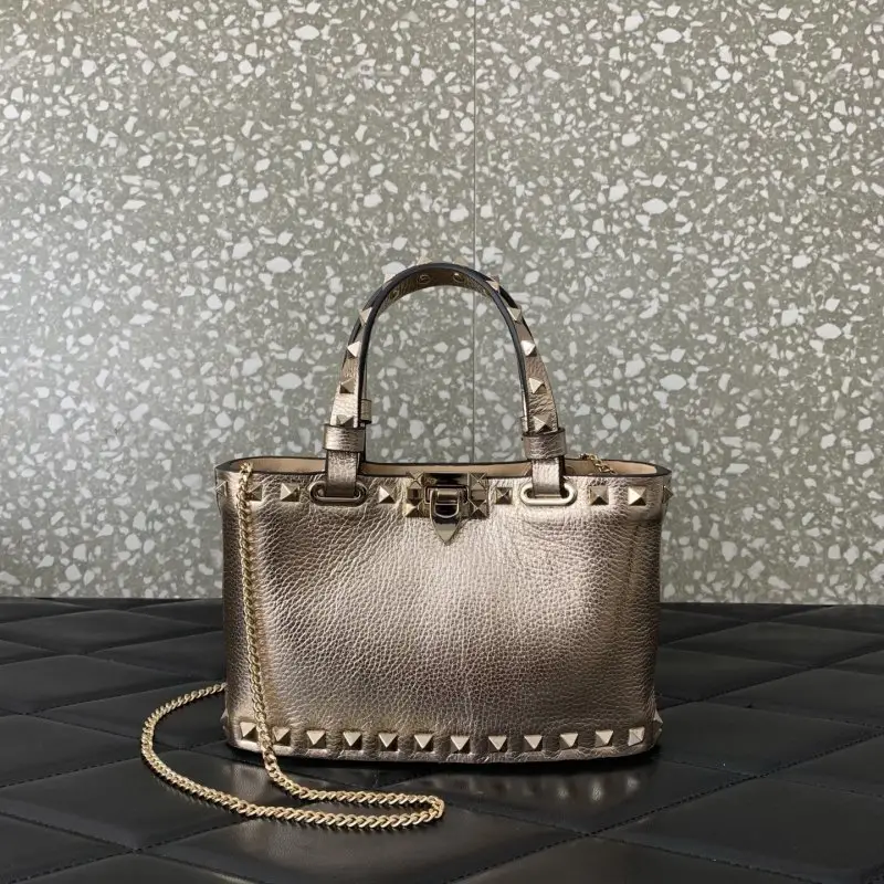 Valentino — Міні-сумка Rockstud з зернистої шкіри