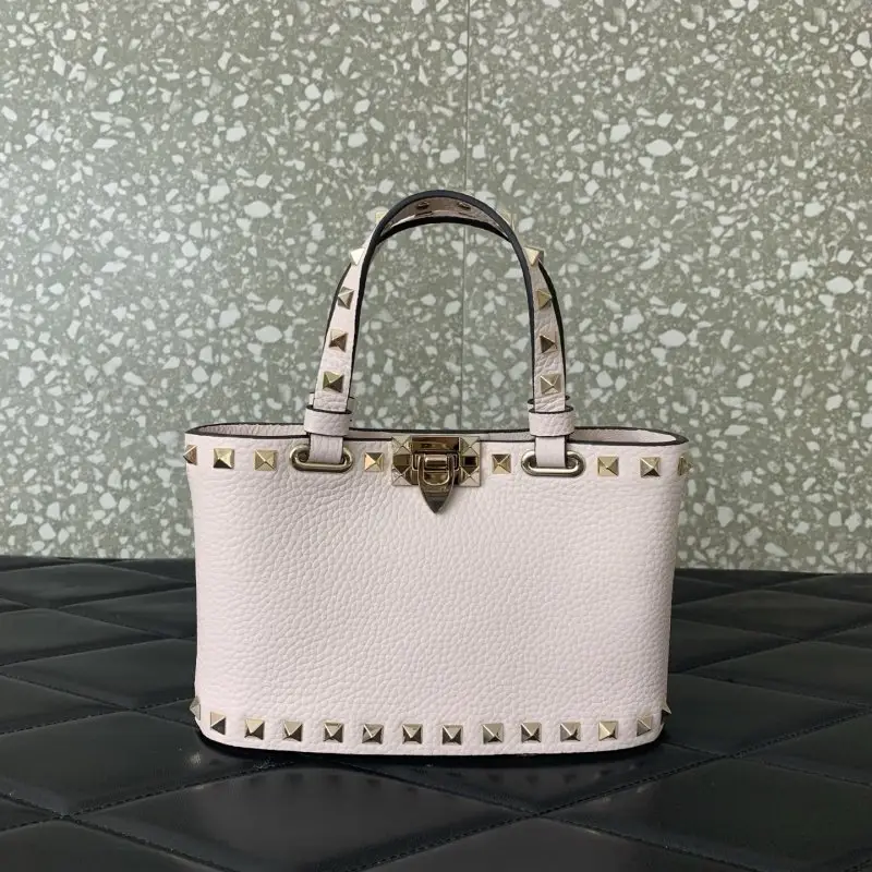 Valentino Мини-сумка Rockstud из зернистой кожи — Фото 1