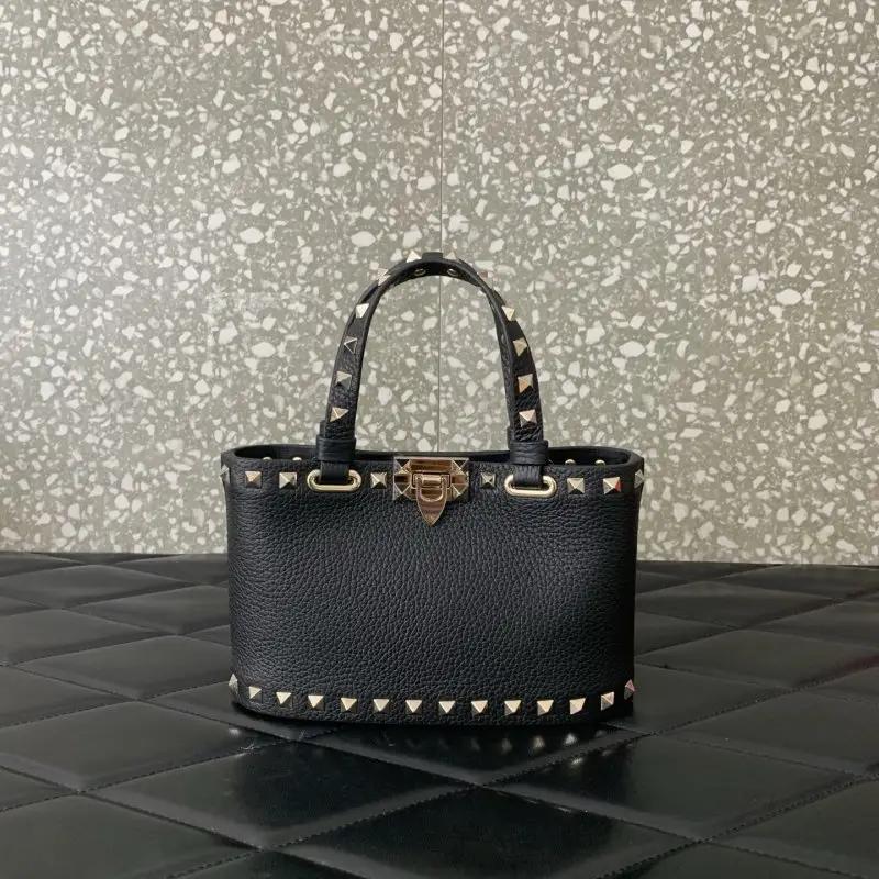 Valentino — Міні-сумка Rockstud з зернистої шкіри