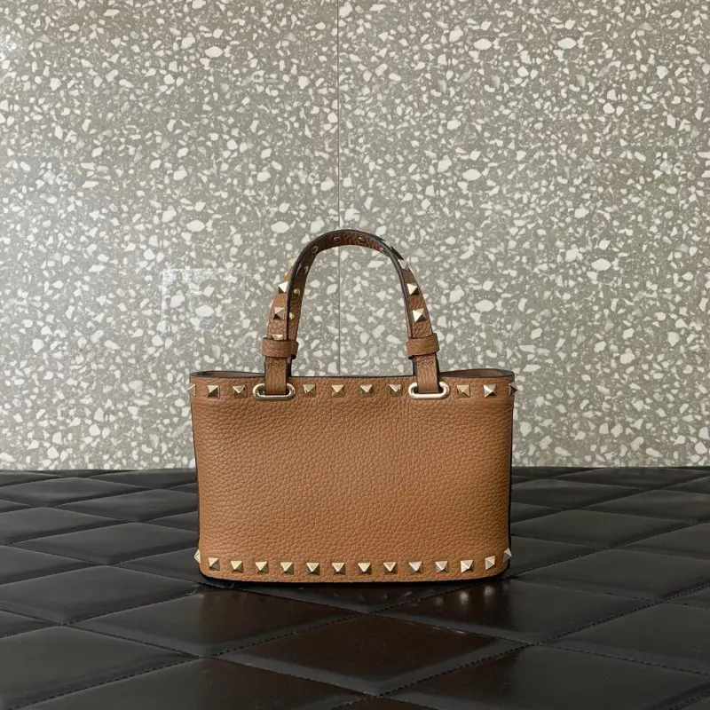 Valentino Мини-сумка Rockstud из зернистой кожи — Фото 2