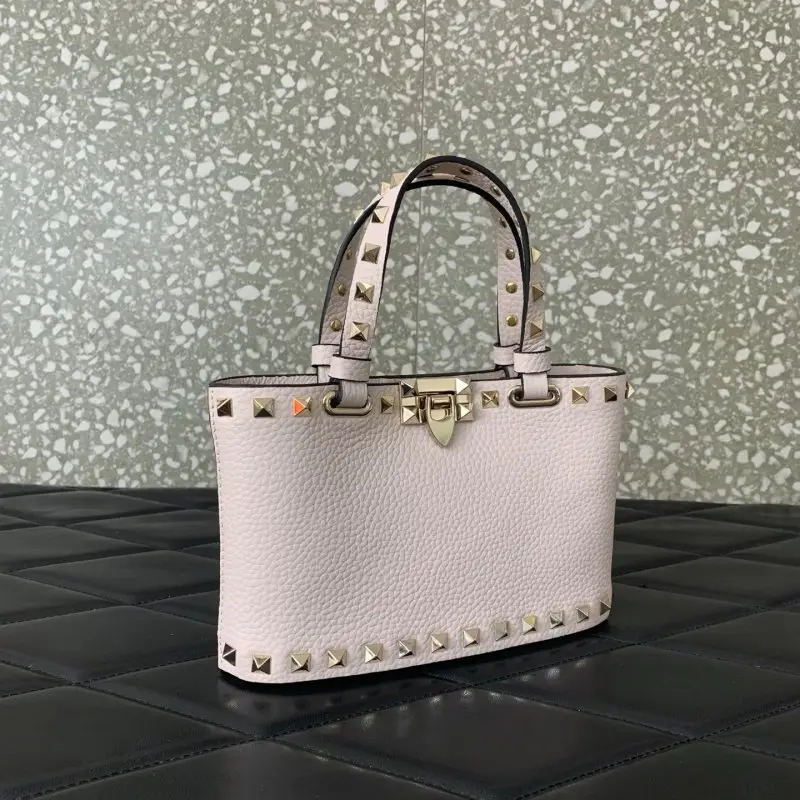Valentino Мини-сумка Rockstud из зернистой кожи — Фото 2