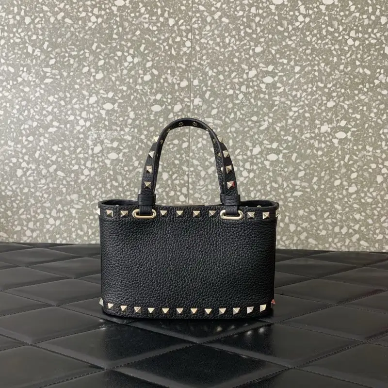 Valentino Мини-сумка Rockstud из зернистой кожи — Фото 2
