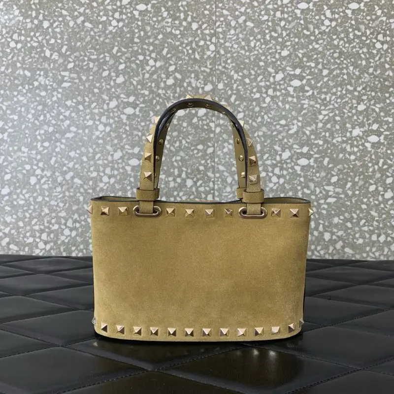 Valentino Мини-сумка Rockstud из зернистой кожи — Фото 3