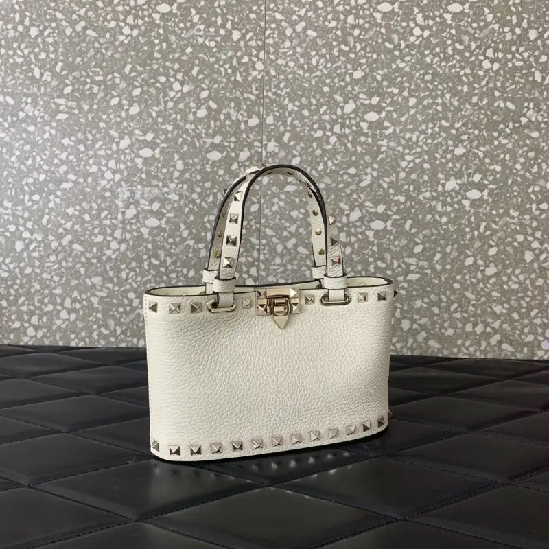 Valentino Мини-сумка Rockstud из зернистой кожи — Фото 3
